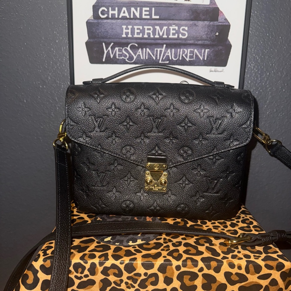 Louis Vuitton Black Empreinte Crossbody Bag with Gold Chain